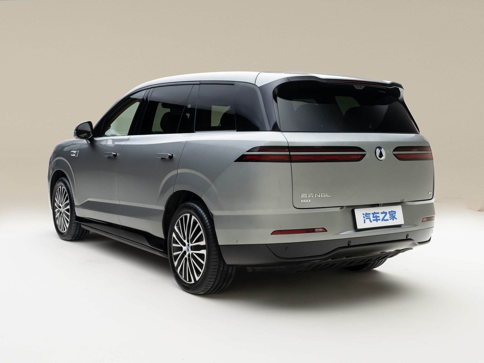 Denza N8L EV — экстерьер, вид сзади 3/4, рынок China