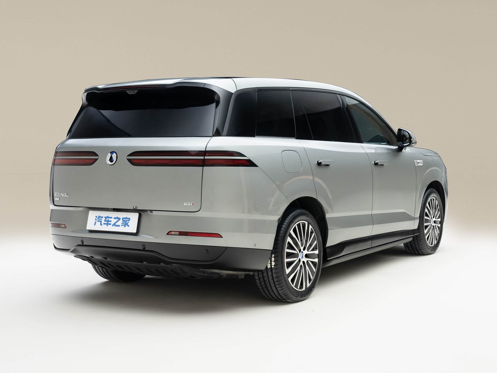 Denza N8L EV — экстерьер, rear three quarter opposite, рынок China