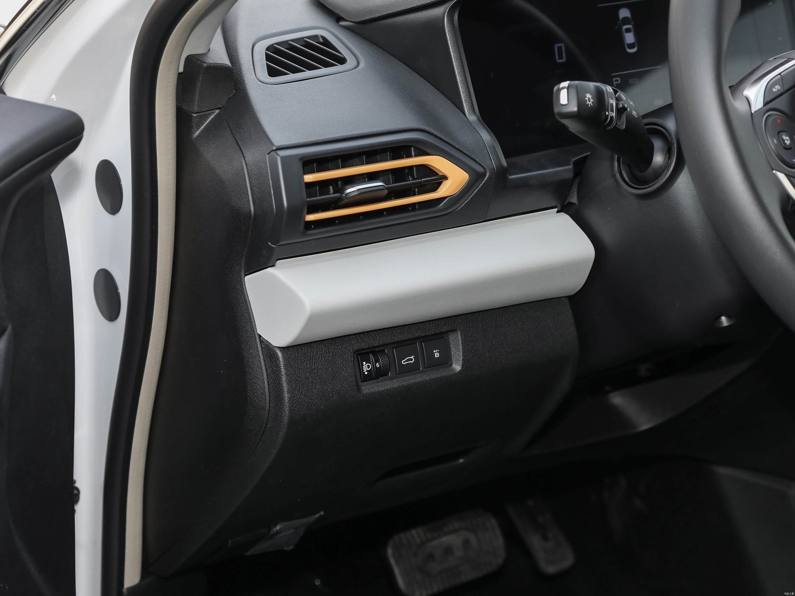 Dongfeng Aeolus E70 2017 — интерьер, передняя панель, рынок internal_mvp