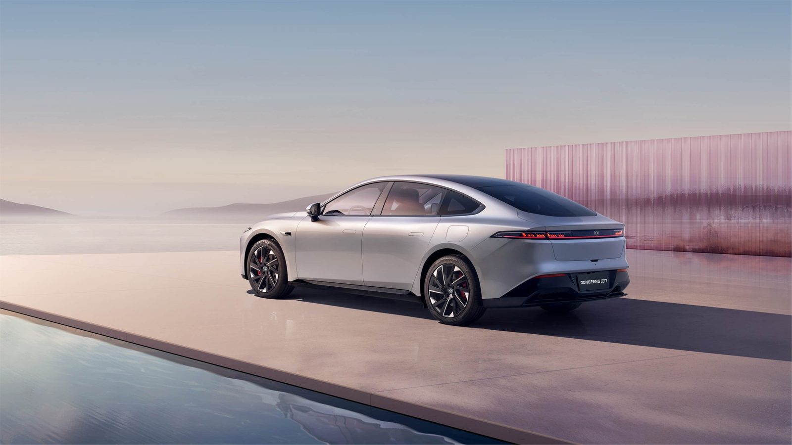 Dongfeng eπ 007 EREV 2026 — экстерьер, rear 3q motion, рынок China / export official