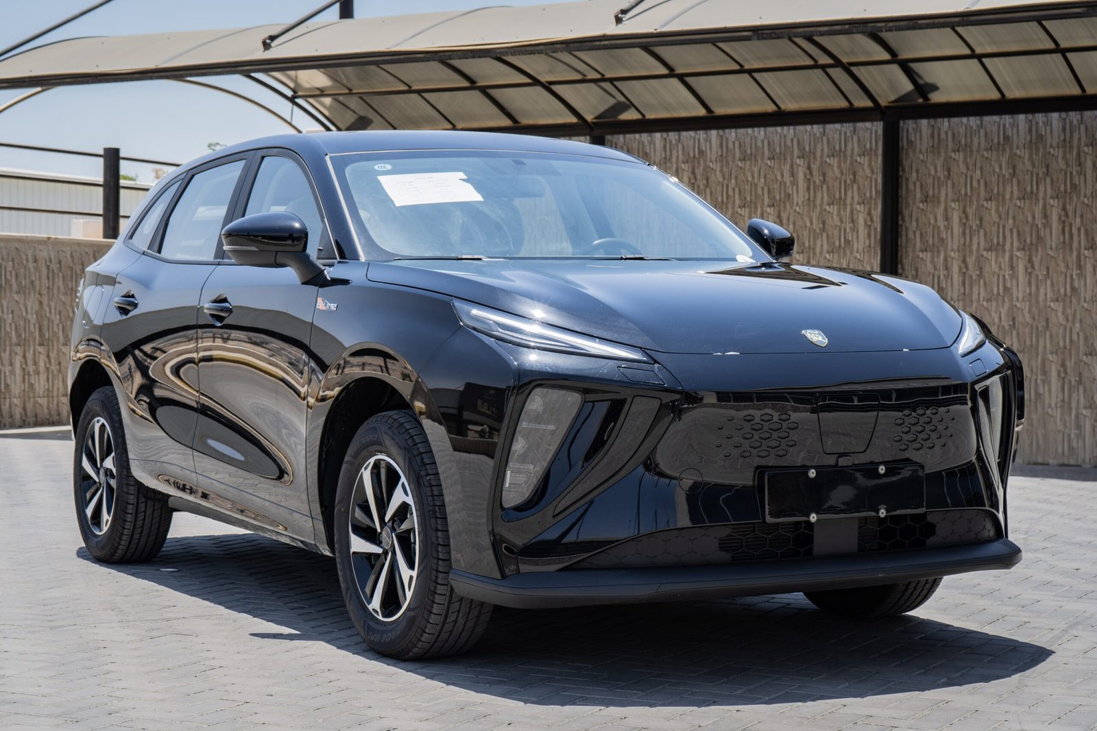 Dongfeng Forthing Friday EREV 2025 — экстерьер, вид сбоку, рынок internal_mvp