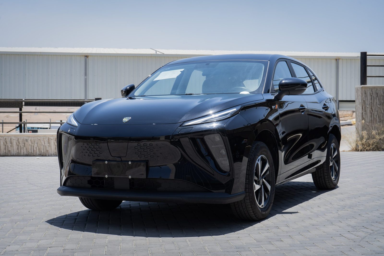 Dongfeng Forthing Friday EREV 2025 — экстерьер, вид сбоку, рынок internal_mvp