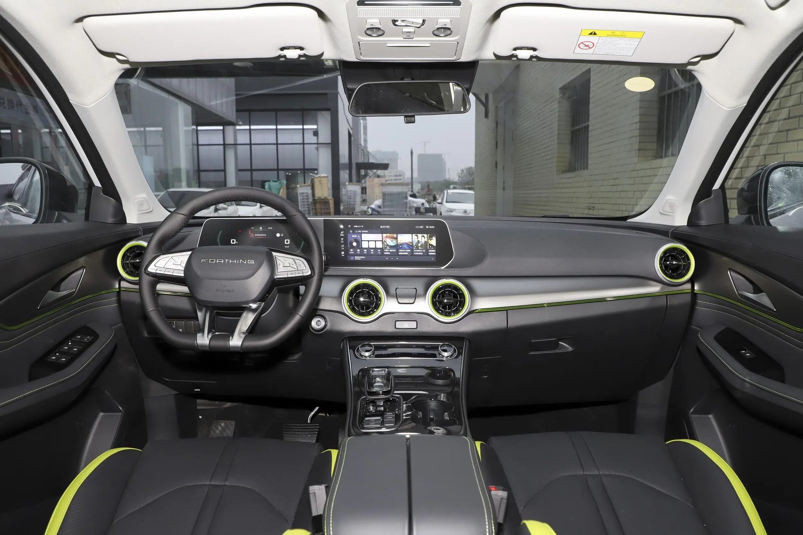 Dongfeng Forthing Friday EREV 2025 — главное фото модели, интерьер, передняя панель, рынок internal_mvp