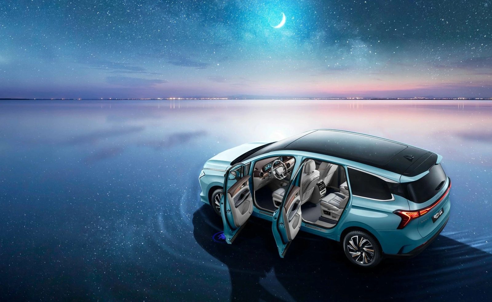 Dongfeng Forthing U-Tour PHEV 2025 — экстерьер, вид сбоку, рынок internal_mvp