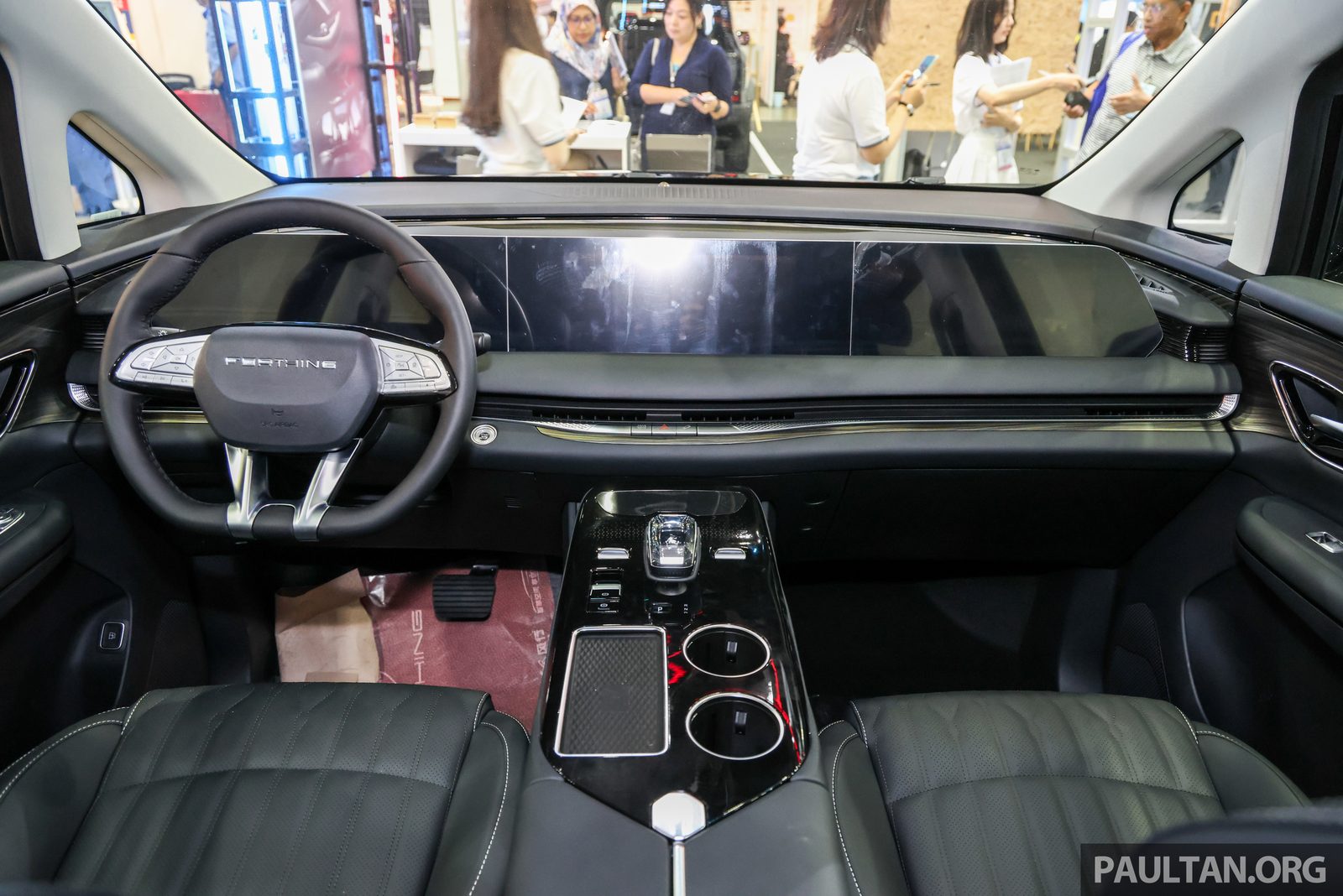 Dongfeng Forthing U-Tour PHEV 2025 — главное фото модели, интерьер, передняя панель, рынок internal_mvp