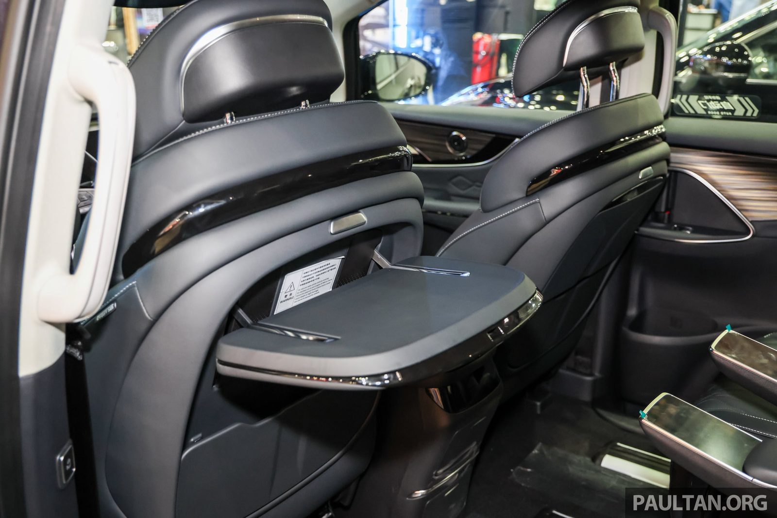Dongfeng Forthing U-Tour PHEV 2025 — интерьер, второй ряд сидений, рынок internal_mvp