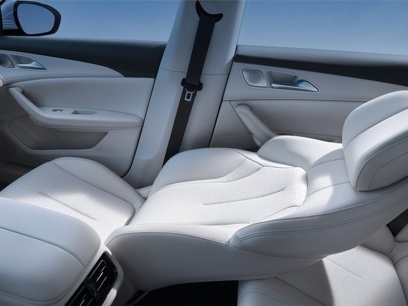 Dongfeng Forthing Xinghai S7 2026 — интерьер, второй ряд сидений, рынок internal_mvp