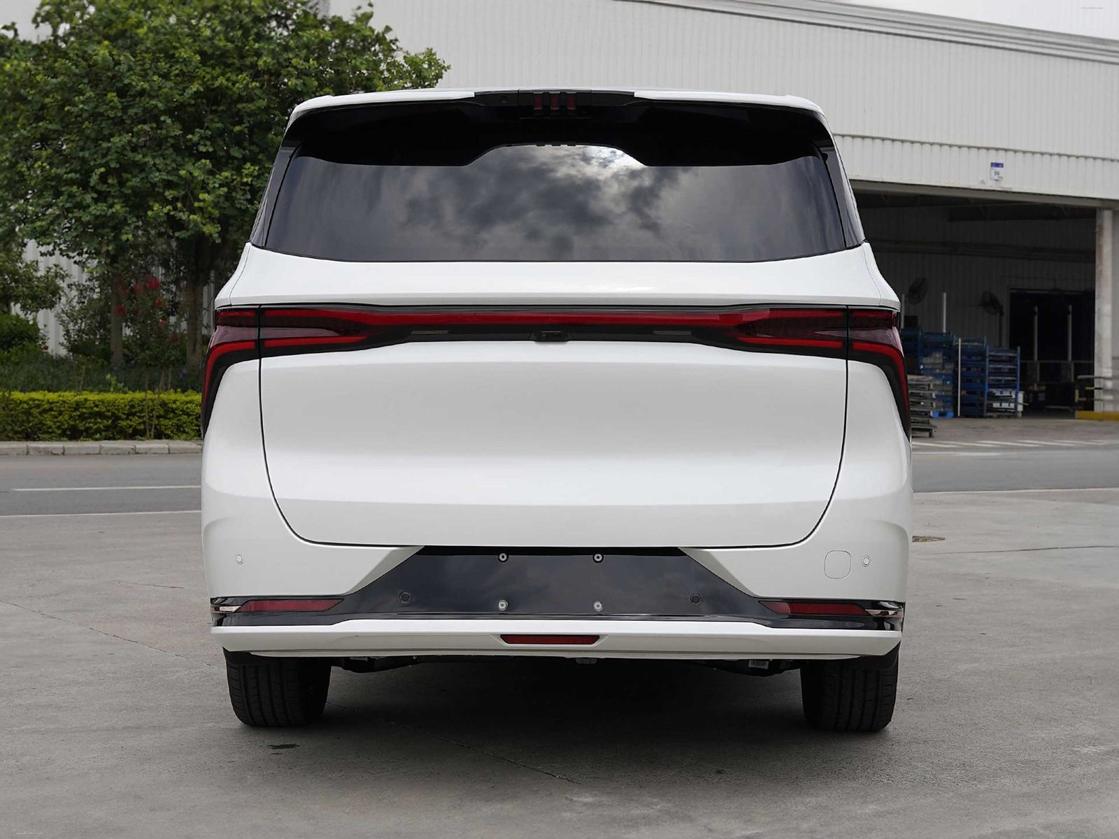 Dongfeng Forthing Xinghai V9 PHEV 2026 — экстерьер, вид сбоку, рынок internal_mvp