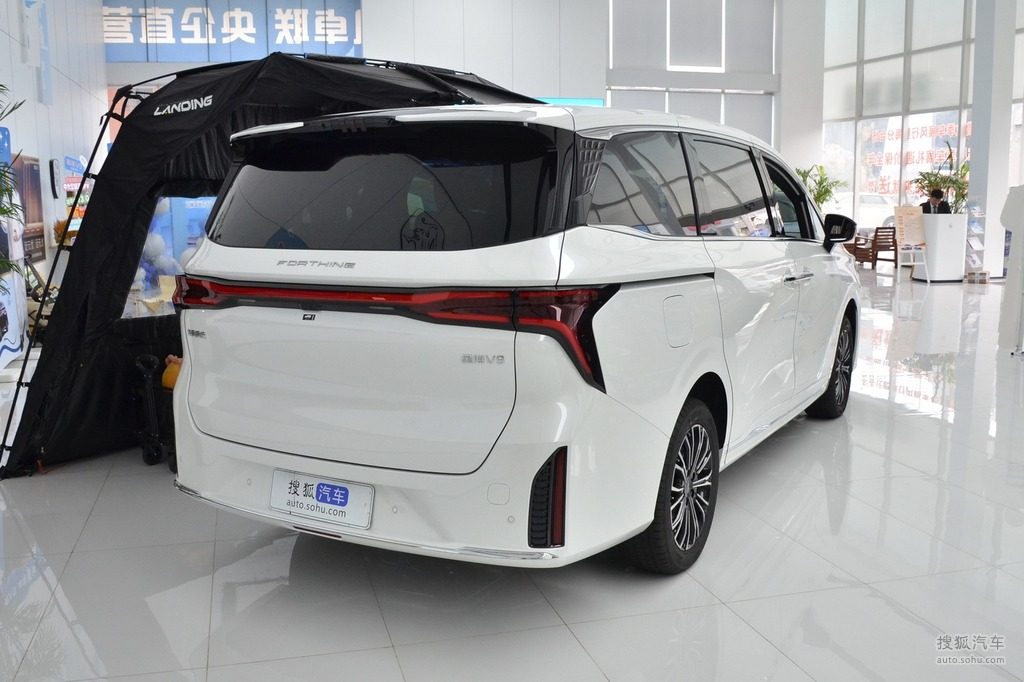 Dongfeng Forthing Xinghai V9 PHEV 2026 — экстерьер, rear tailgate open, рынок internal_mvp