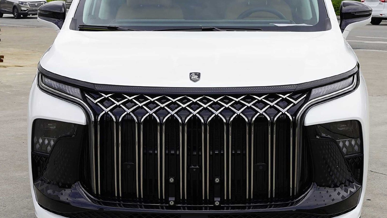 Dongfeng Forthing Xinghai V9 PHEV 2026 — экстерьер, front grille detail, рынок china