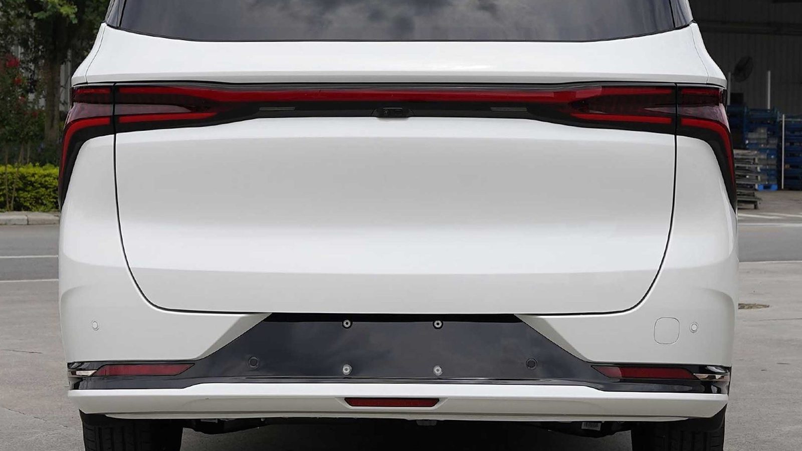 Dongfeng Forthing Xinghai V9 PHEV 2026 — экстерьер, rear lamp detail, рынок china