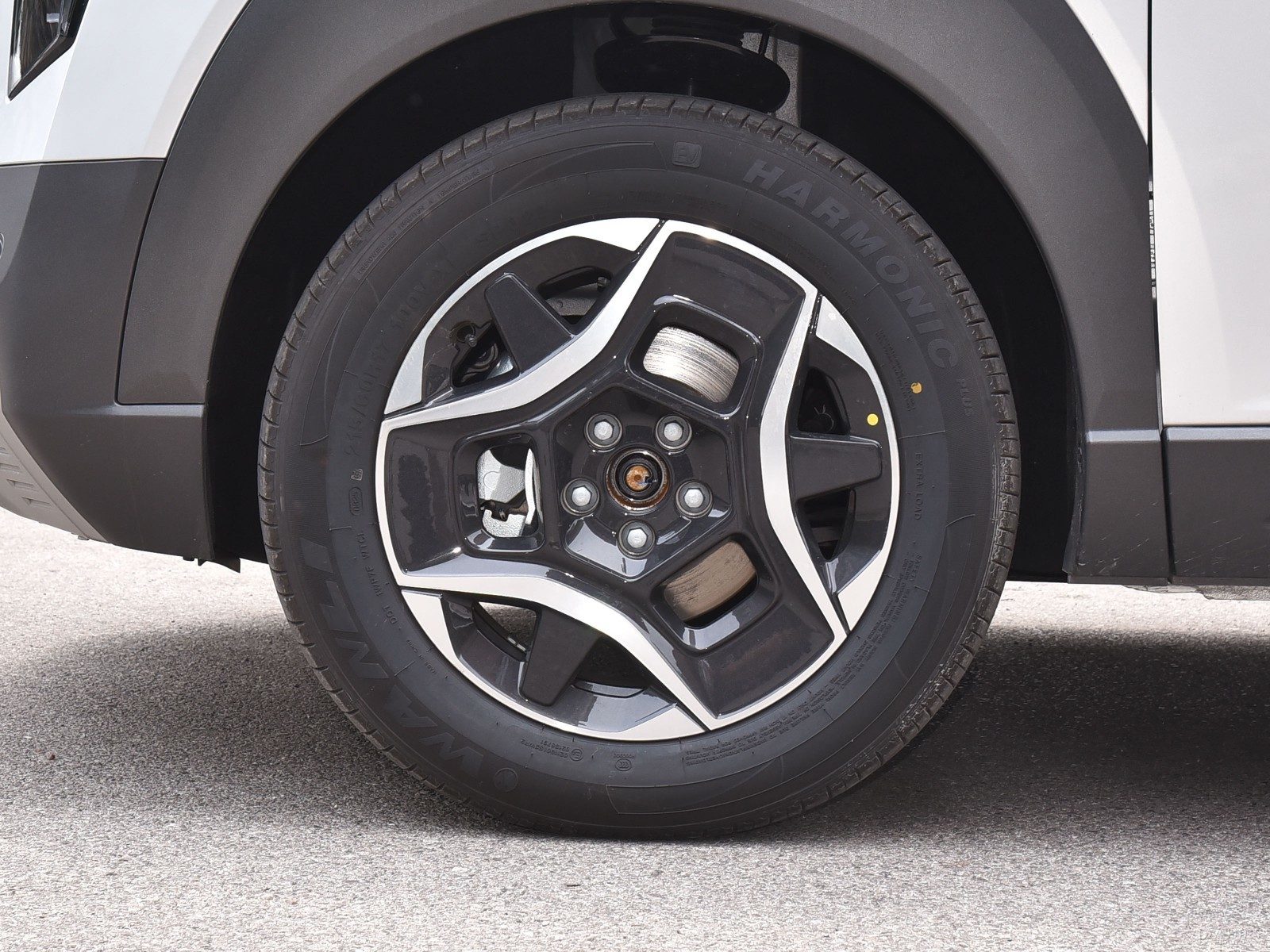 Dongfeng Nammi 06 2025 — экстерьер, wheel detail pcauto, рынок China/export reference