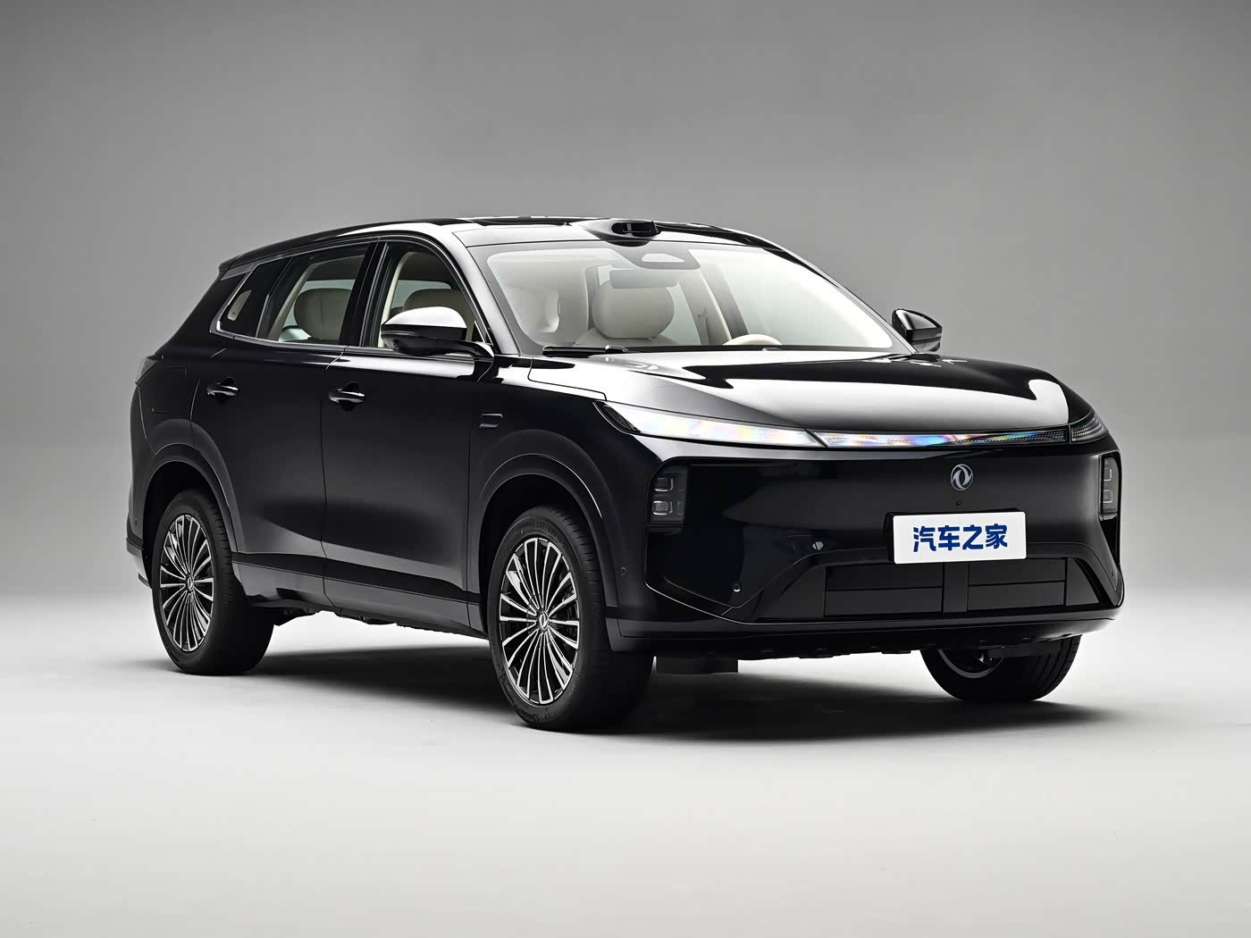 Dongfeng Fengshen L8+ PHEV 2027 — экстерьер, dark front 3q, рынок China