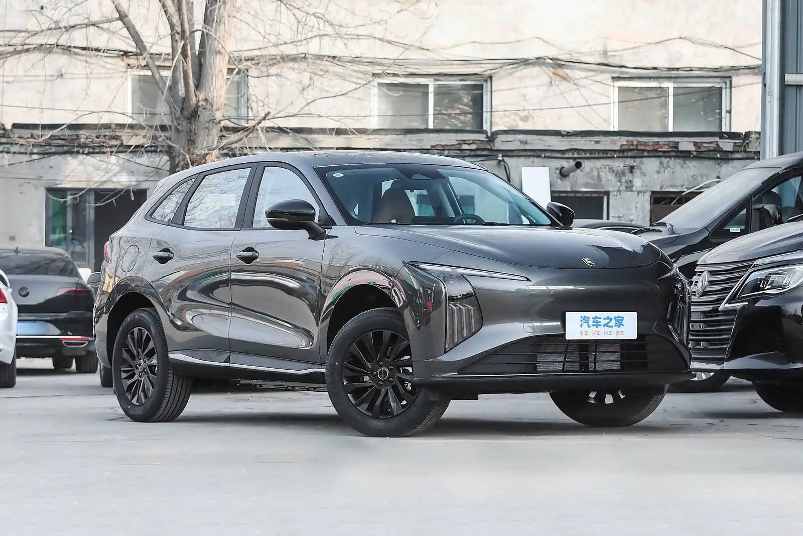 Dongfeng Forthing Xinghai T5 EV 2026 — экстерьер, вид спереди 3/4