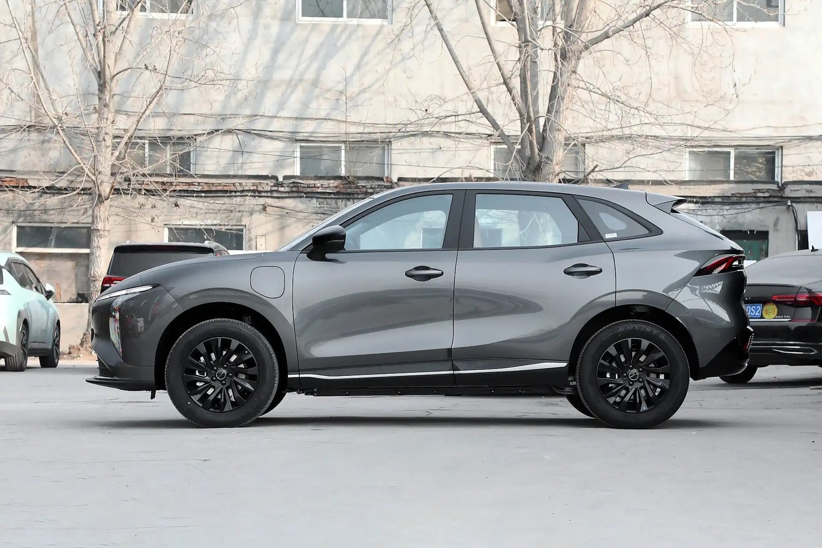 Dongfeng Forthing Xinghai T5 EV 2026 — экстерьер, вид сбоку