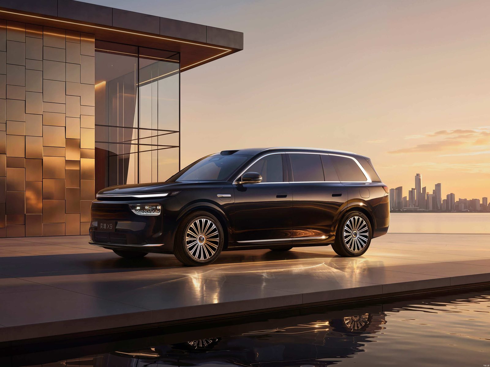 Dongfeng Yijing X9 EREV — главное фото модели, экстерьер, вид спереди 3/4, рынок China