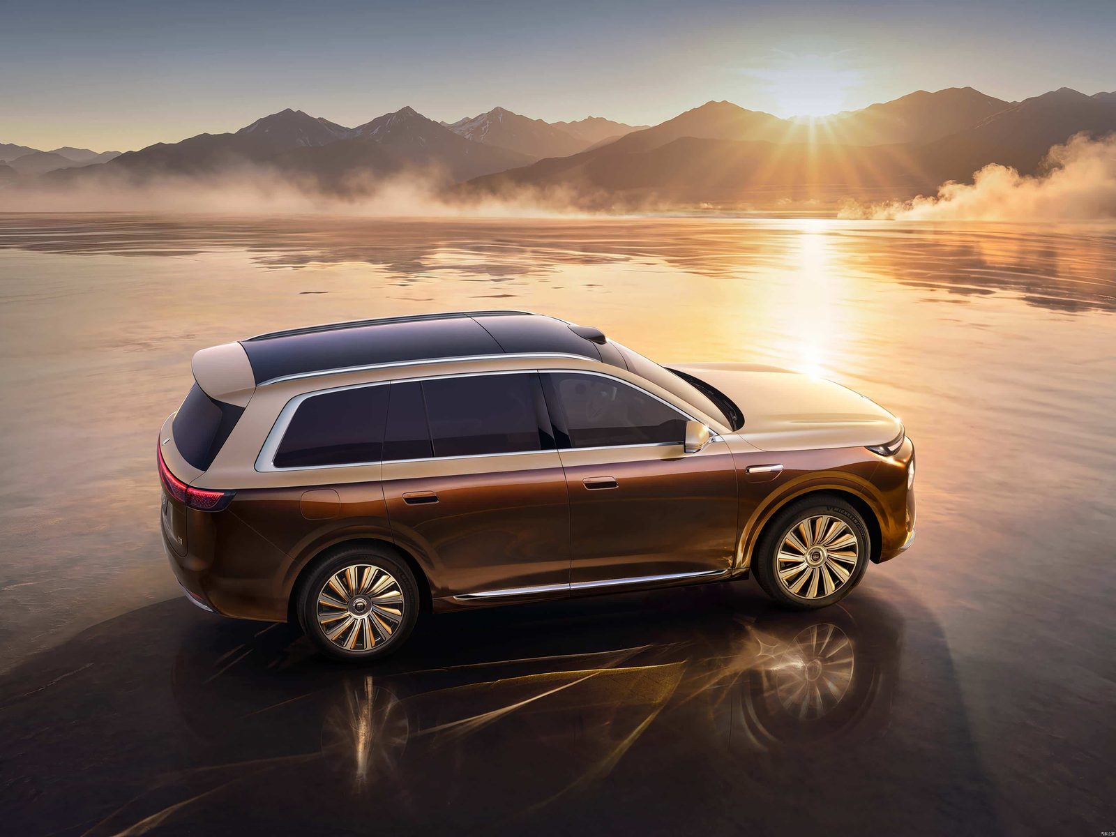 Dongfeng Yijing X9 EREV — экстерьер, вид сзади 3/4, рынок China