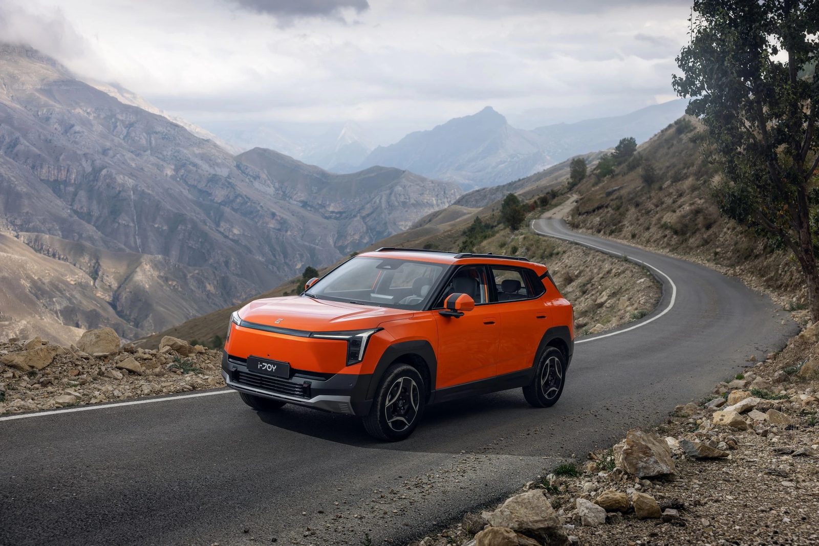 Evolute i-JOY 2026 — экстерьер, front 3q road