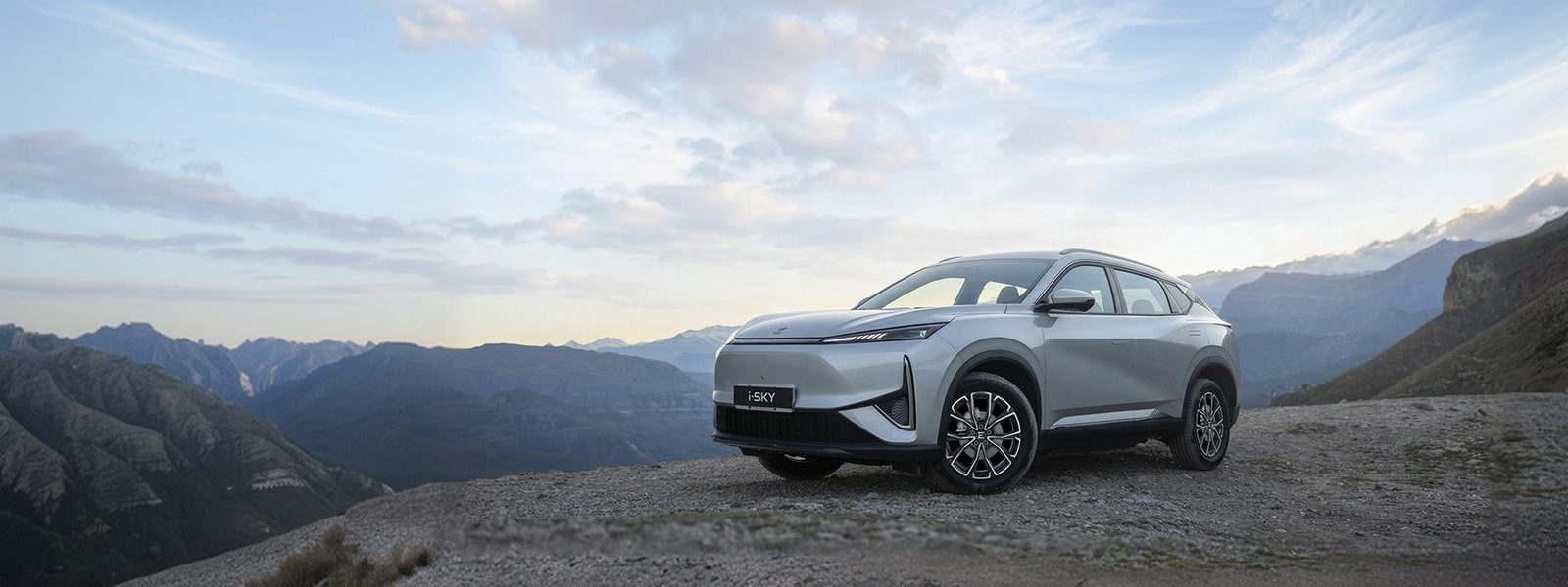 Evolute i-SKY 2026 — экстерьер, mountain front three quarter, рынок Russia