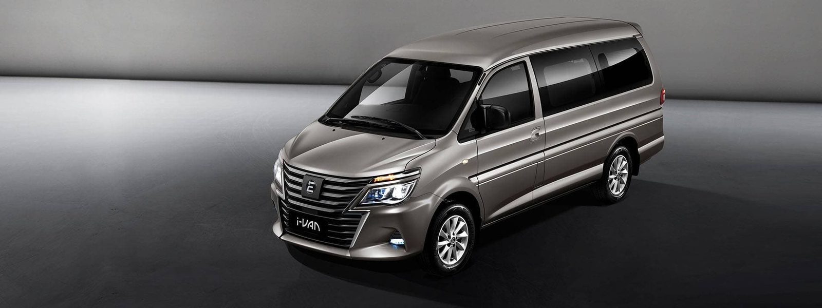 Evolute i-VAN 2024 — экстерьер, front three quarter wide, рынок Russia official dealer