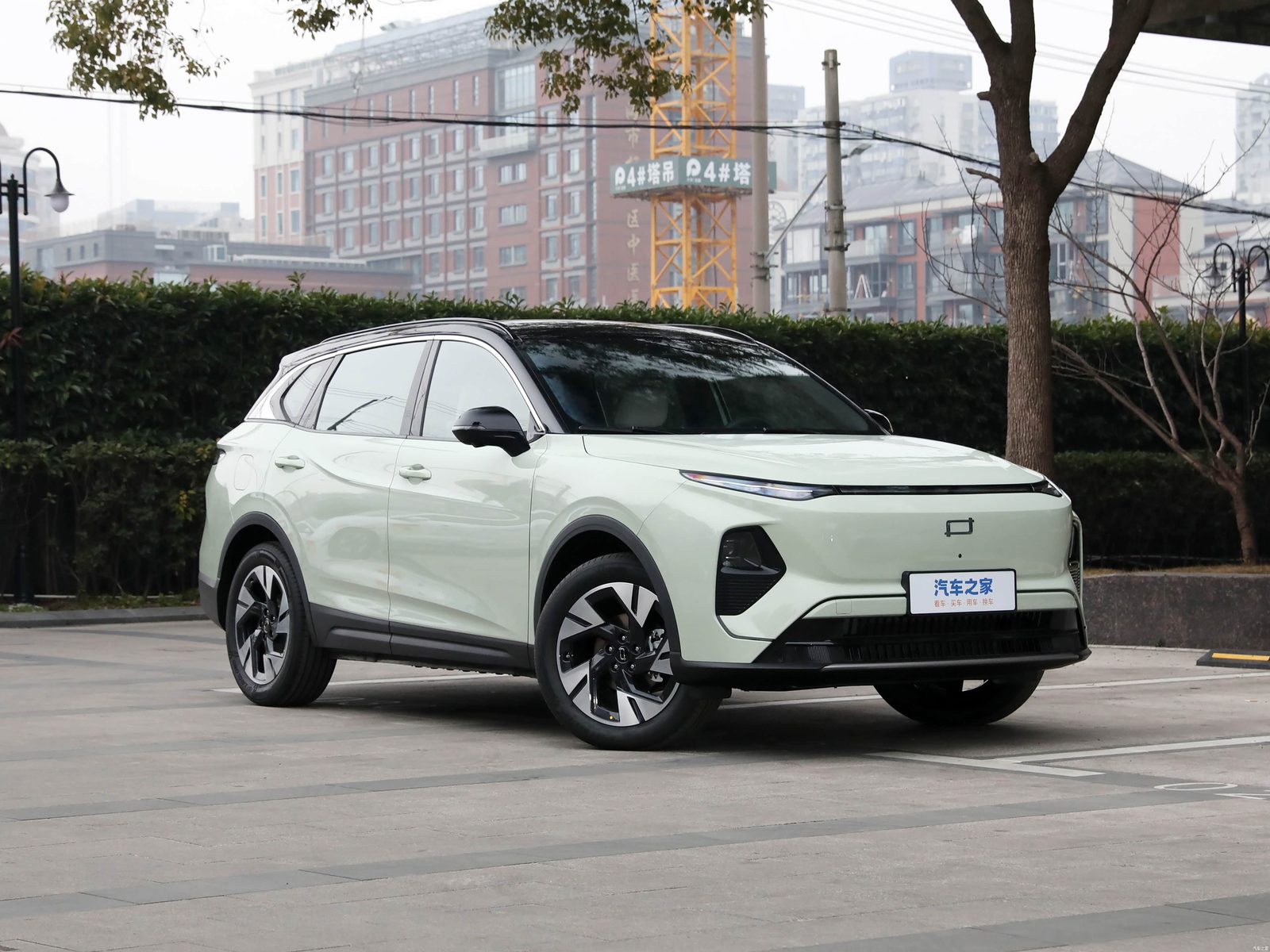 FAW Bestune Yueyi 07 PHEV 2025 — экстерьер, вид спереди 3/4, рынок China