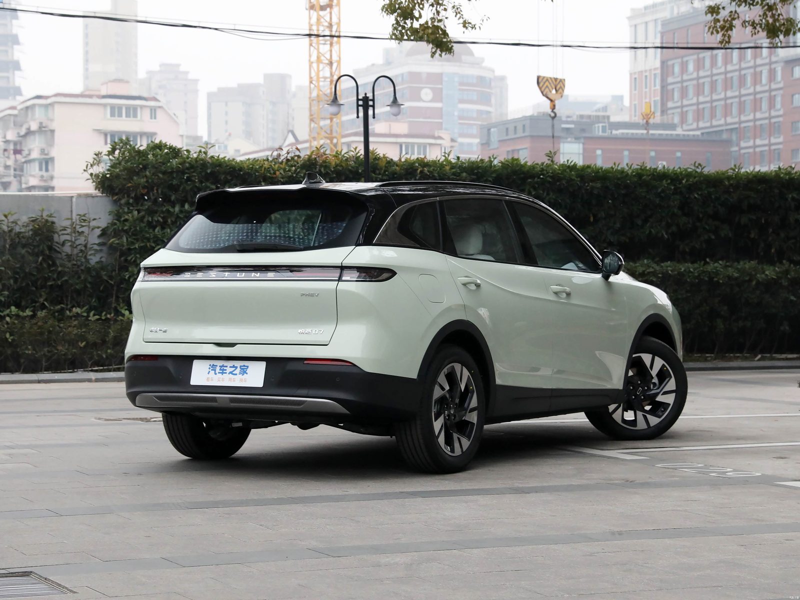 FAW Bestune Yueyi 07 PHEV 2025 — экстерьер, вид сзади 3/4, рынок China
