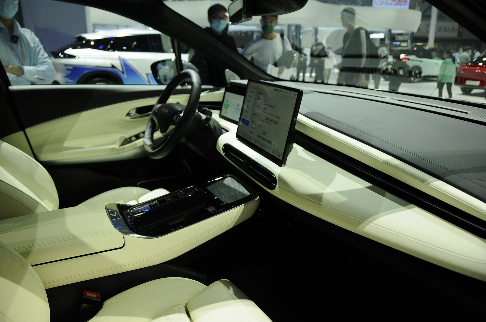 GAC Aion Aion LX Plus 2021 — интерьер, второй ряд сидений, рынок internal_mvp