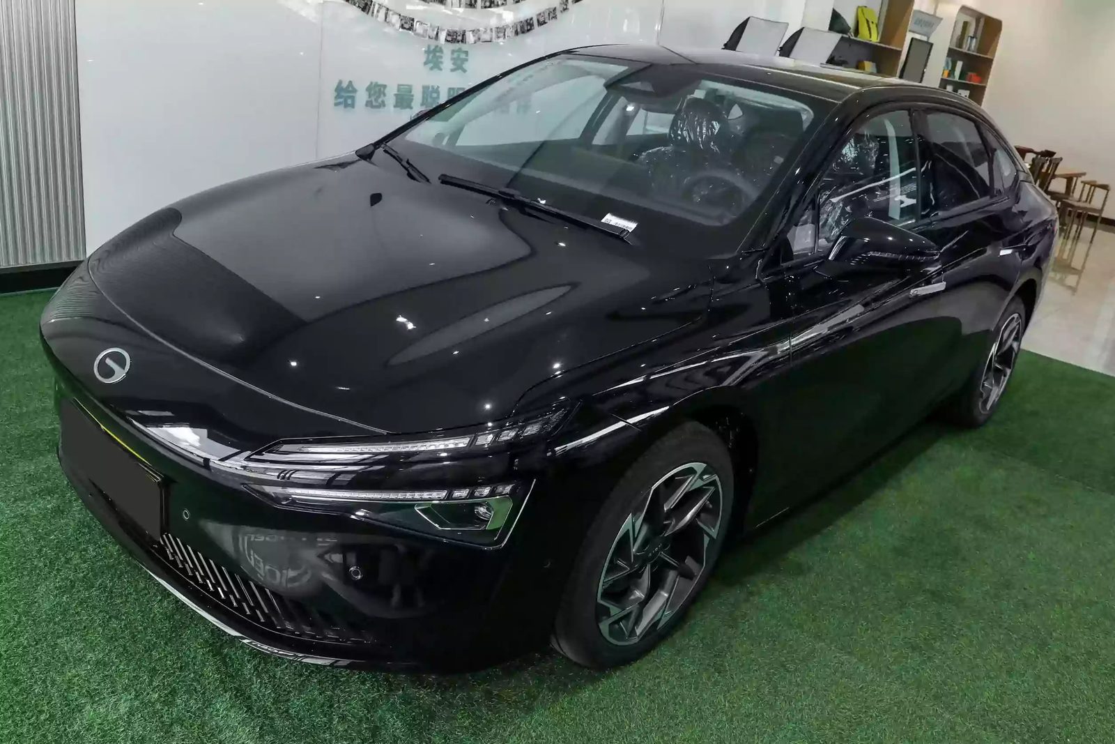 GAC Aion Aion S 2023 — экстерьер, front 3q black, рынок China/import