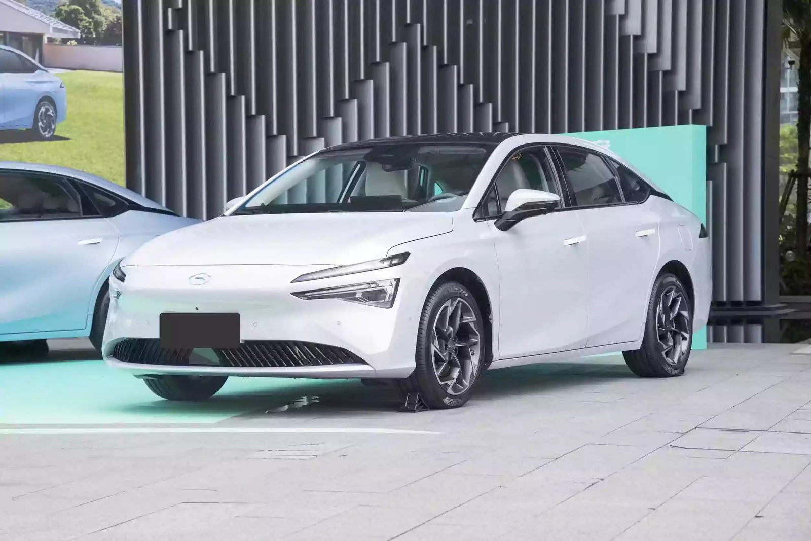 GAC Aion Aion S 2023 — экстерьер, front side white, рынок China/import