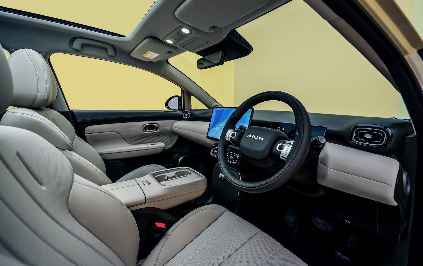 GAC Aion Aion UT 2025 — интерьер, front cabin, рынок internal_mvp