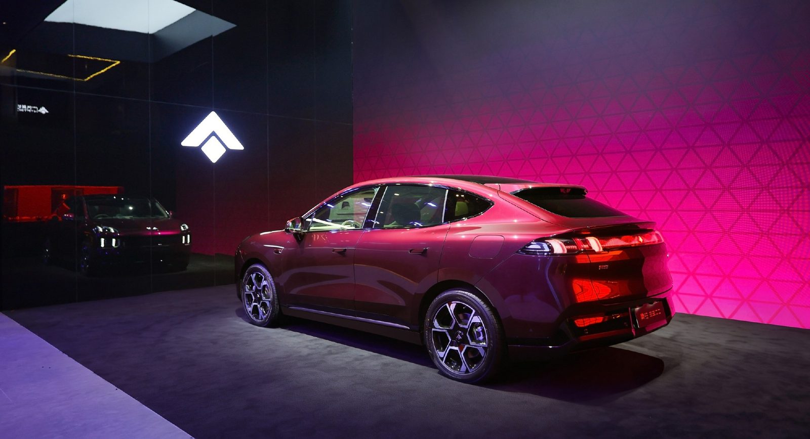 GAC Aion Hyptec S600 EV — фото модели