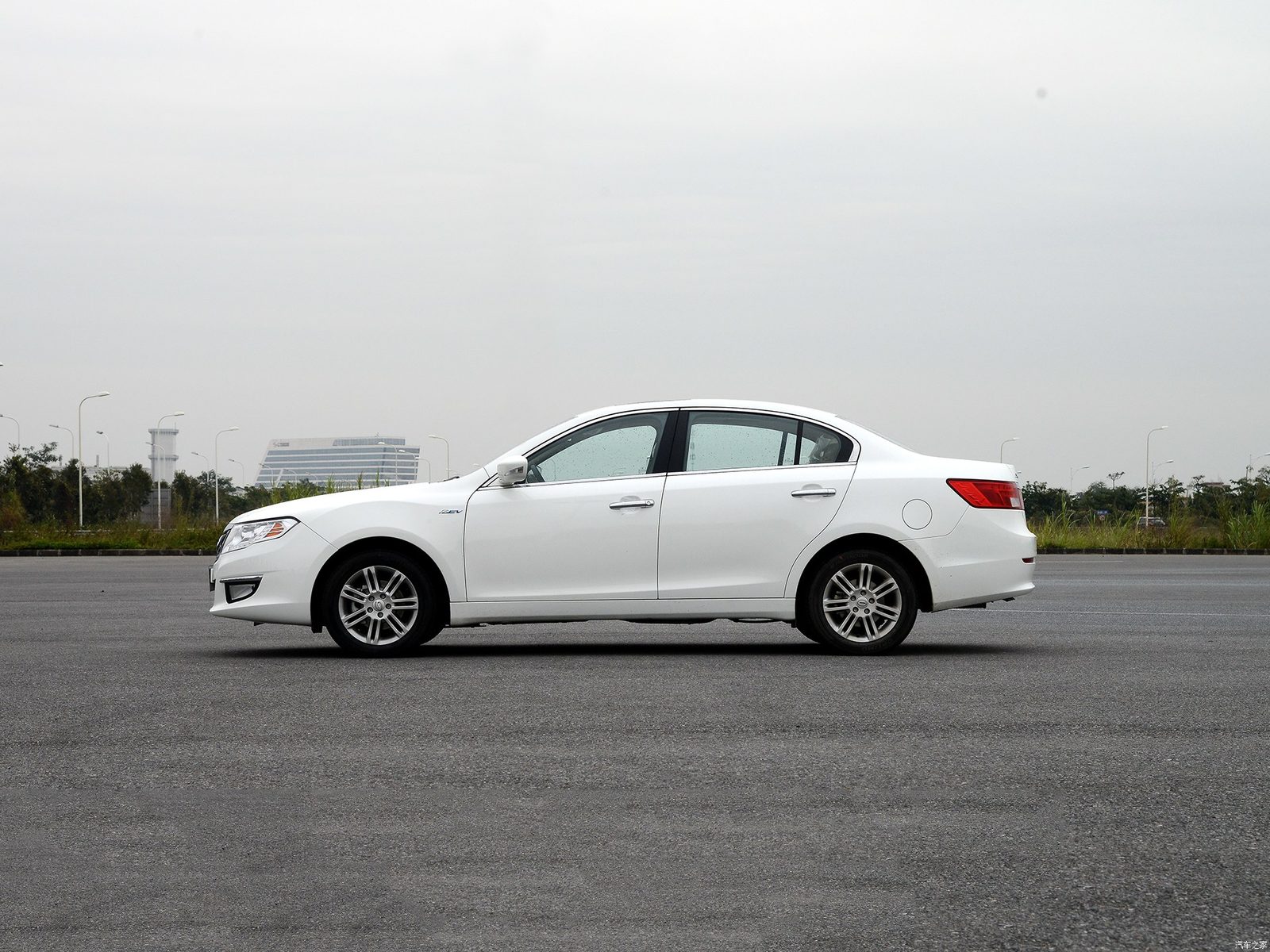 GAC Trumpchi GA5 EREV 2015 — экстерьер, вид сбоку, рынок China archive exact-specification reference