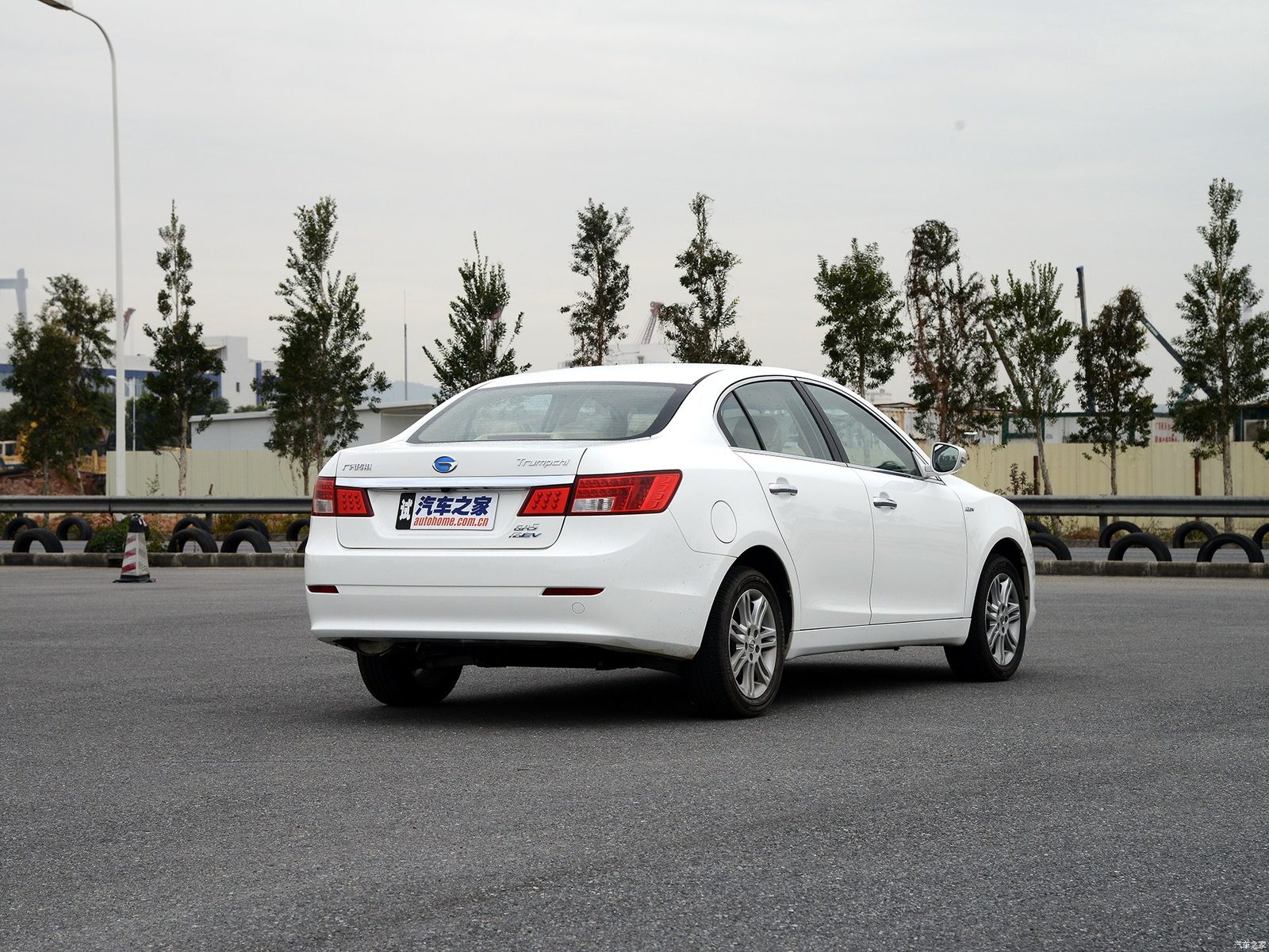 GAC Trumpchi GA5 EREV 2015 — экстерьер, rear 3q opposite, рынок China archive exact-specification reference