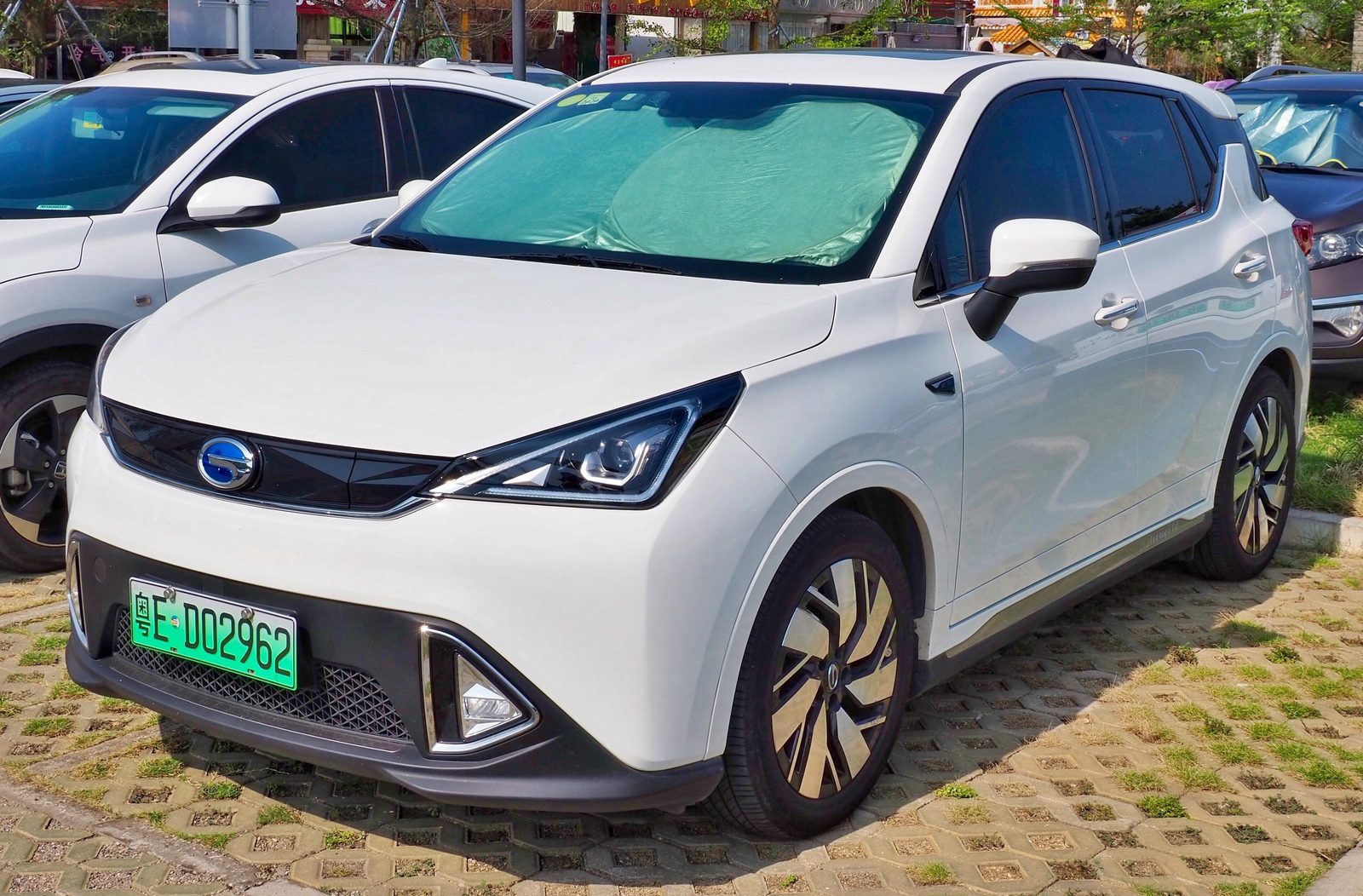 GAC Trumpchi GE3 EV 2018 — главное фото модели, экстерьер, вид спереди 3/4, рынок archive_public_reference