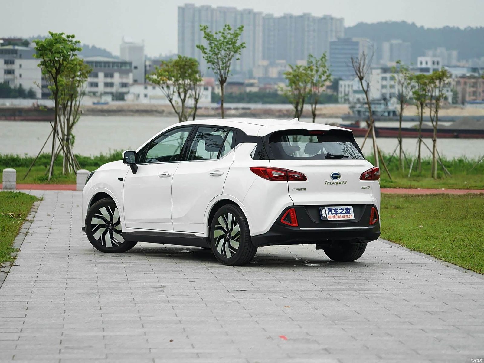 GAC Trumpchi GE3 EV 2018 — экстерьер, вид сзади 3/4, рынок China archive exact-specification reference