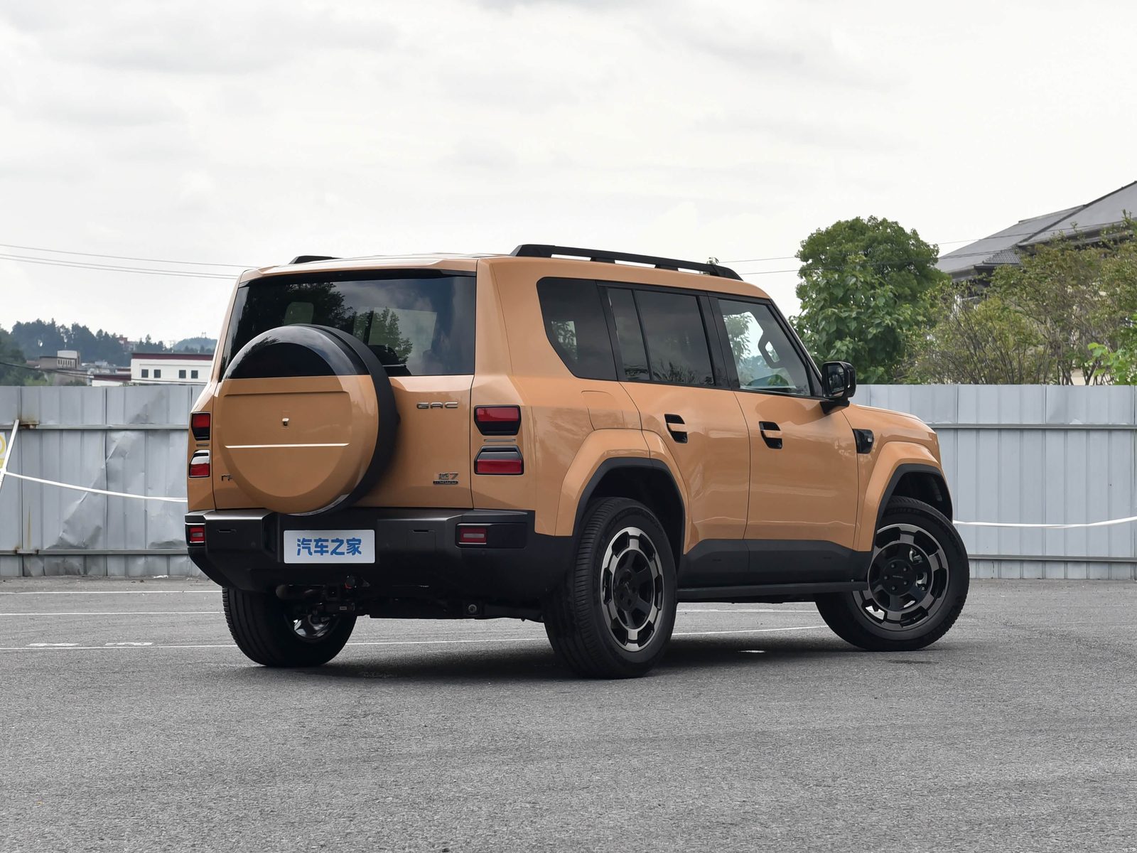 GAC Trumpchi Yue 7 PHEV 2026 — экстерьер, вид сзади 3/4, рынок China