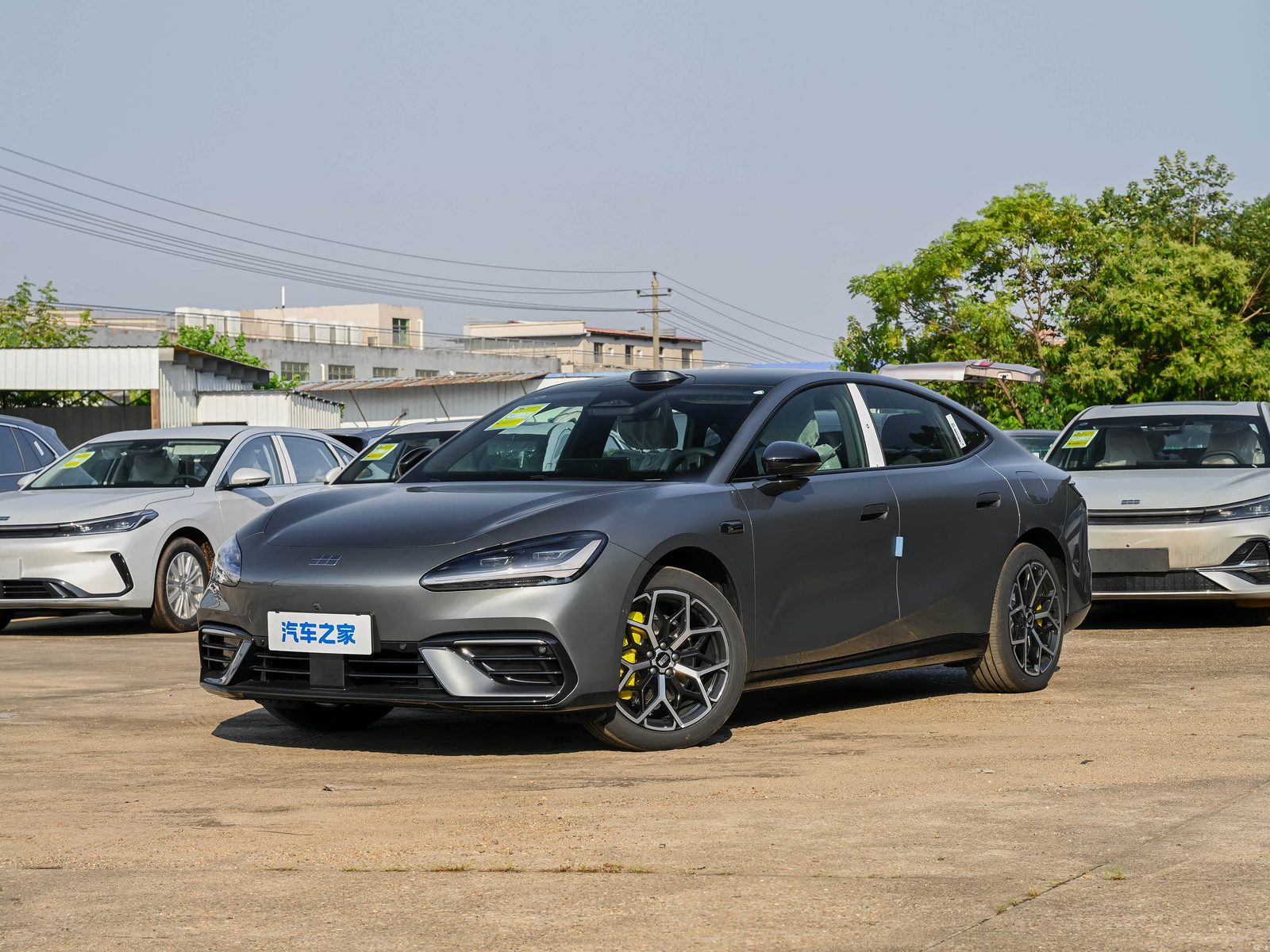 Geely Galaxy TT EV — фото модели