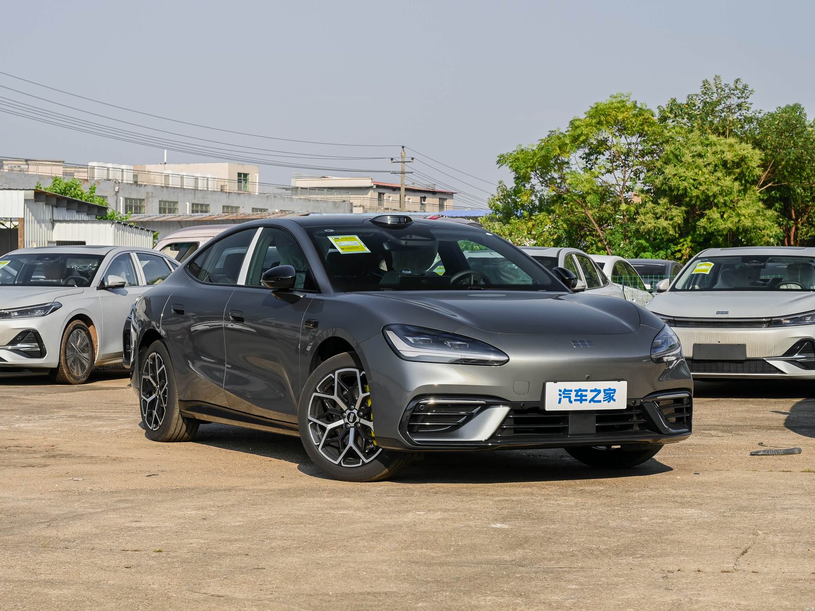 Geely Galaxy TT EV 2026 — экстерьер, front three quarter opposite, рынок China