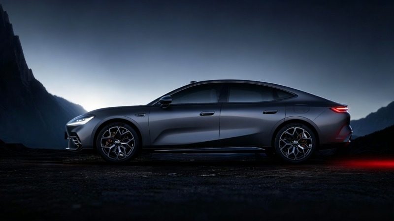Geely Galaxy TT EV 2026 — экстерьер, side dark, рынок China