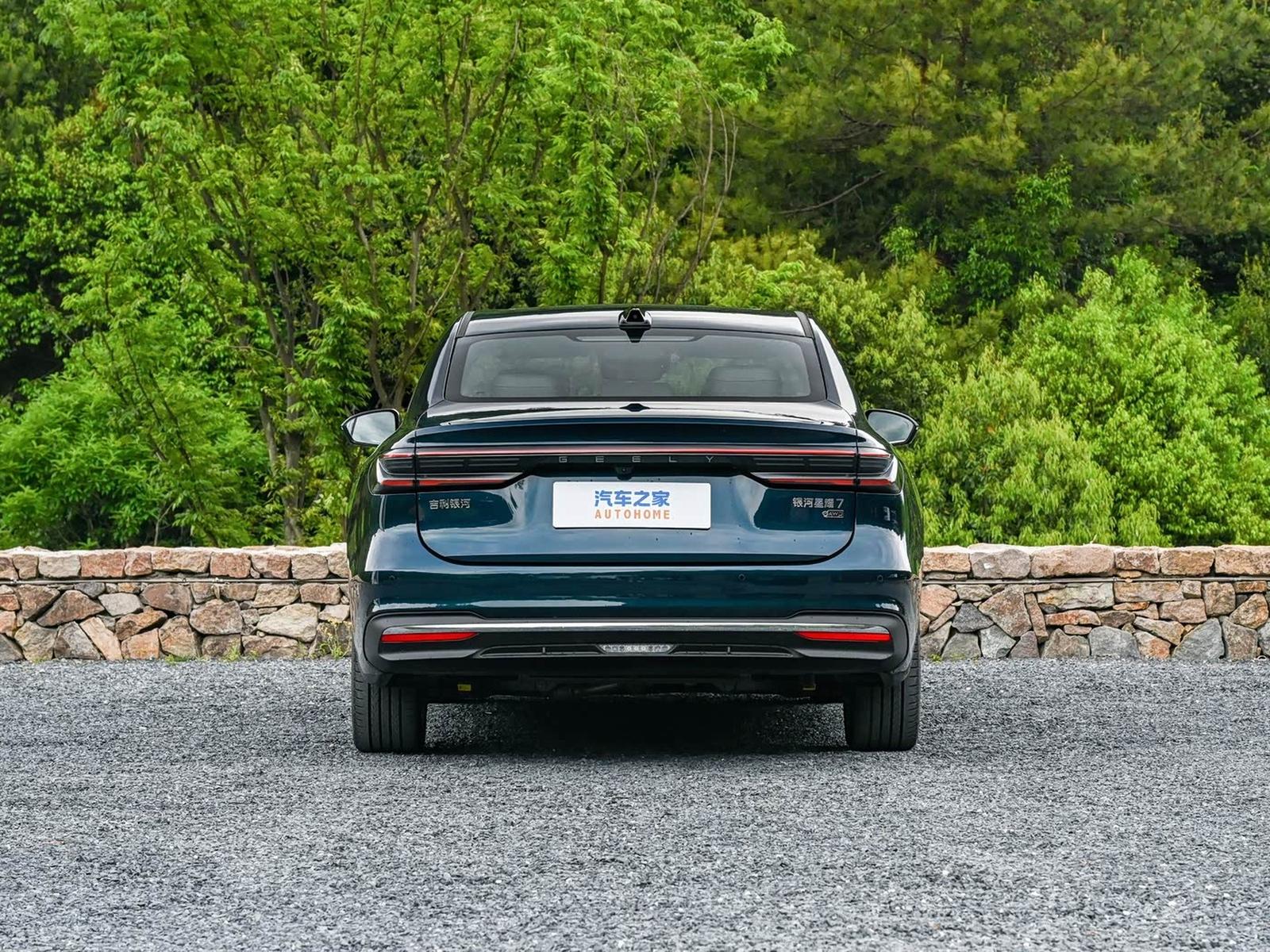 Geely Galaxy Xingyao 7 PHEV 2026 — экстерьер, вид сзади, рынок china