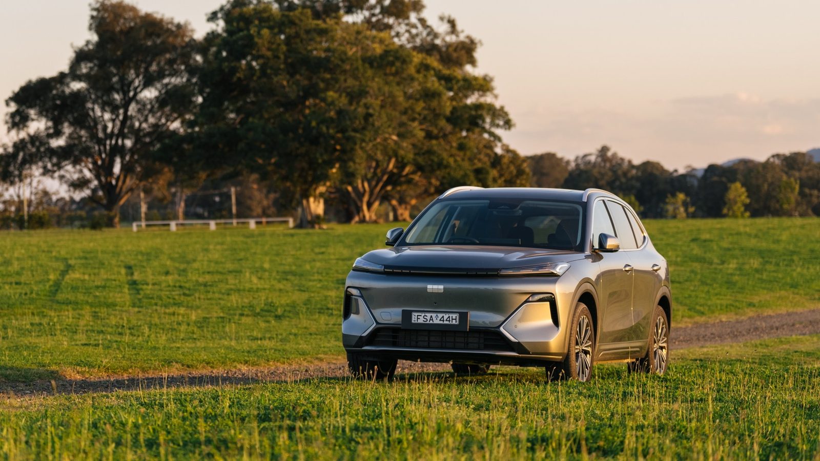 Geely EX5 EM-i 2025 — экстерьер, outdoor front 3q, рынок internal_mvp