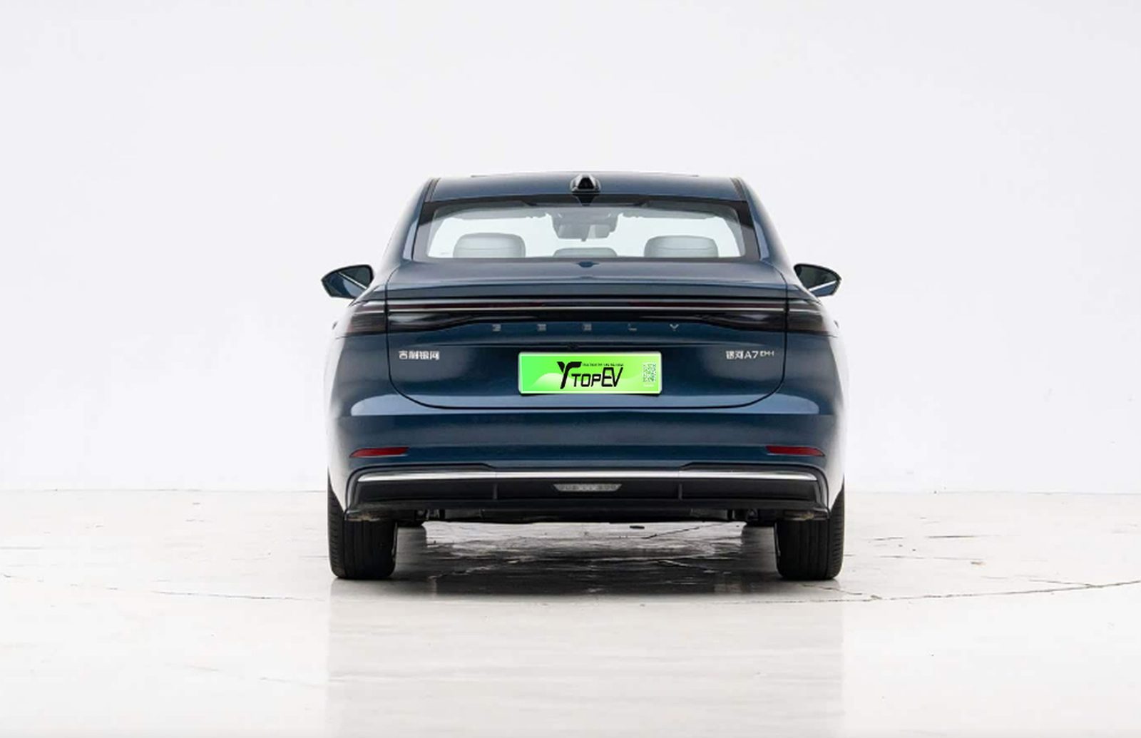 Geely Galaxy A7 EM-i 2026 — экстерьер, вид сзади