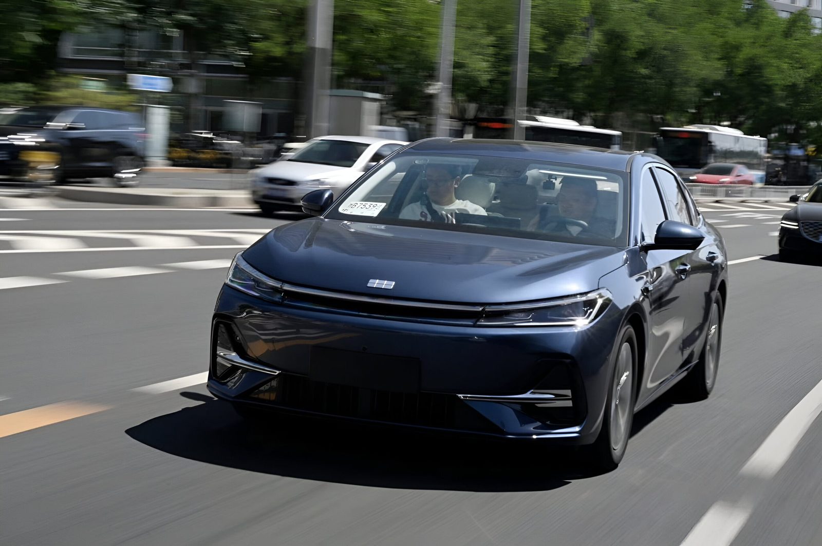 Geely Galaxy A7 EM-i 2026 — экстерьер, front motion, рынок internal_mvp