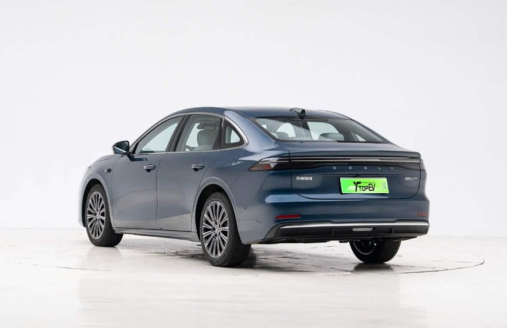 Geely Galaxy A7 EM-i 2026 — экстерьер, вид сзади 3/4, рынок internal_mvp