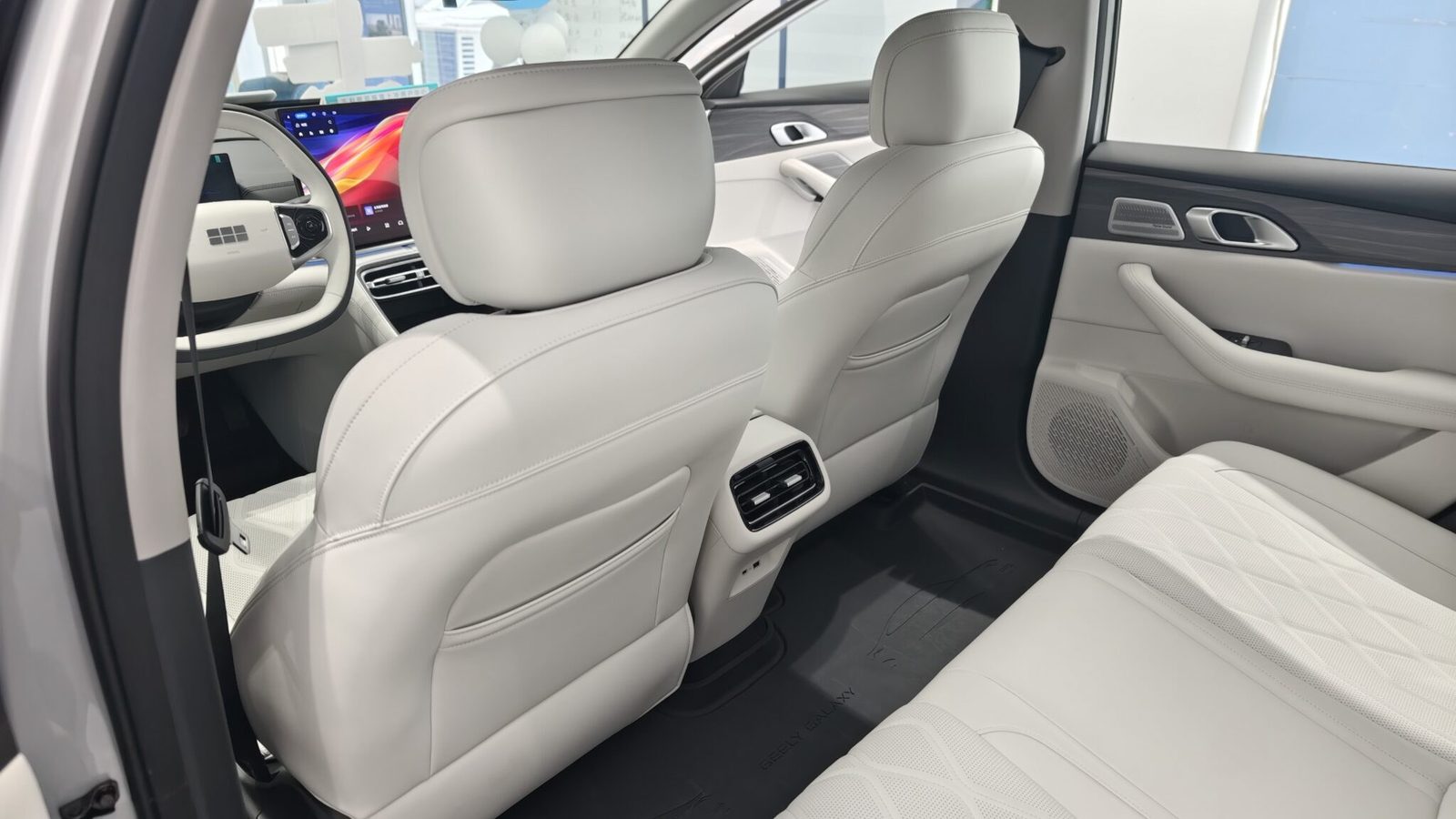 Geely Galaxy A7 EV 2026 — главное фото модели, интерьер, передняя панель, рынок internal_mvp