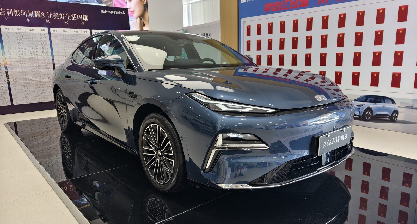 Geely Galaxy E8 EV 2025 — экстерьер, вид сбоку, рынок internal_mvp