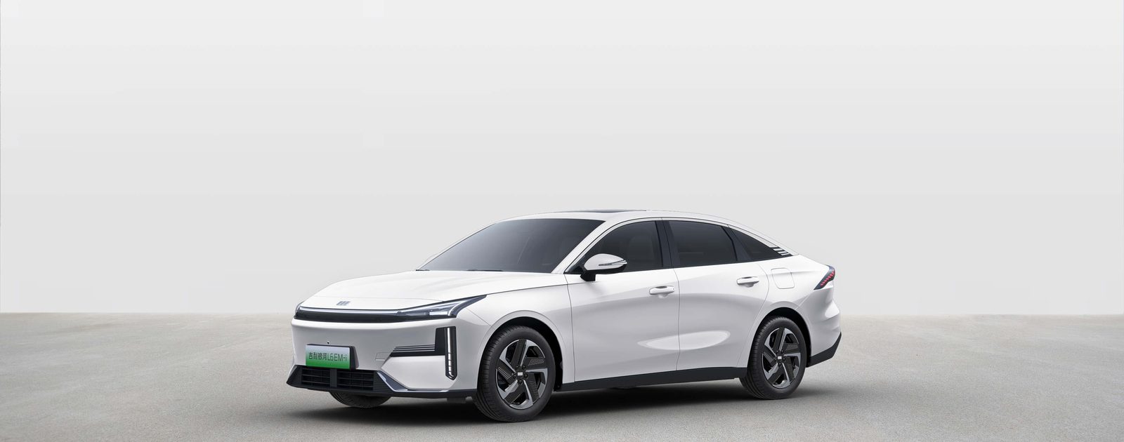 Geely Galaxy L6 EM-i 2026 — экстерьер, front 3q white, рынок China