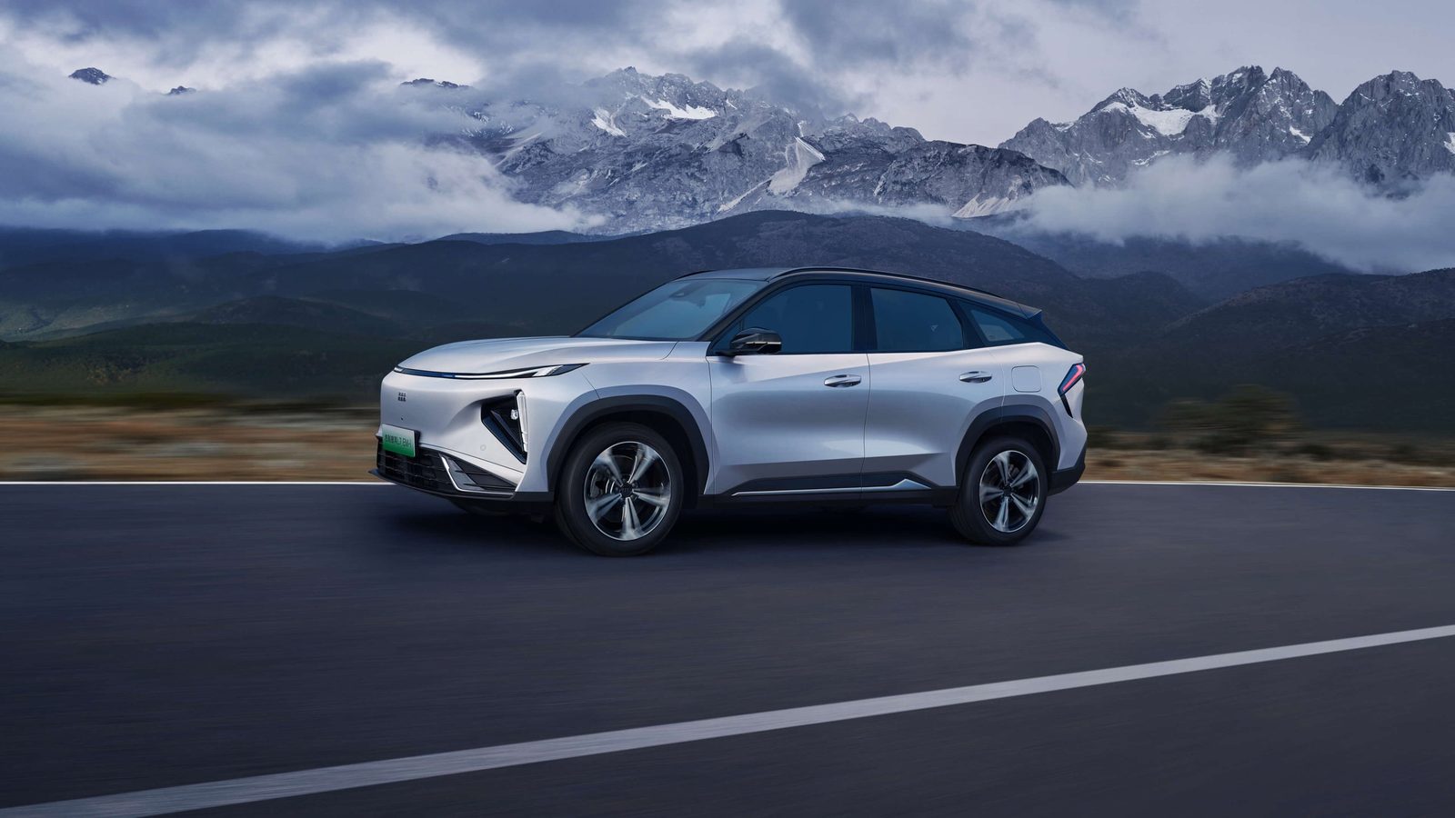 Geely Galaxy L7 EM-i — фото модели