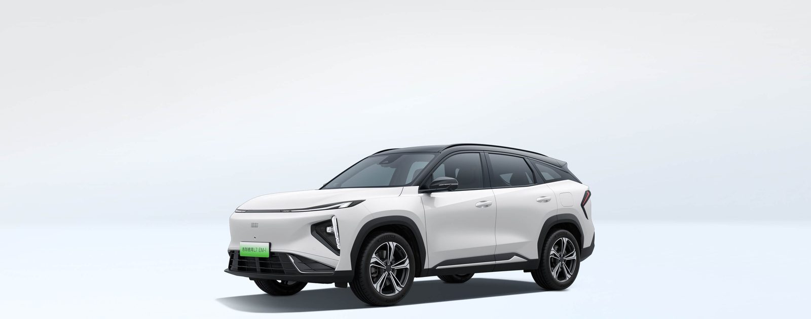 Geely Galaxy L7 EM-i 2026 — экстерьер, front 3q white, рынок China