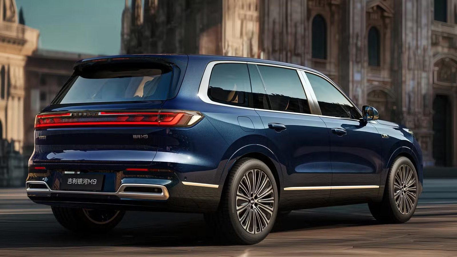Geely Galaxy M9 2025 — экстерьер, вид сзади 3/4, рынок internal_mvp